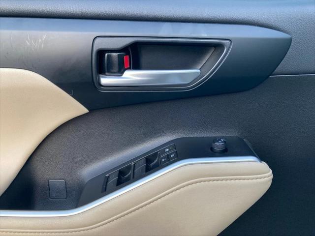 used 2023 Toyota Highlander car, priced at $31,451
