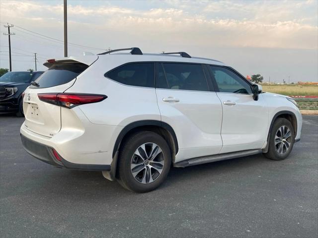 used 2023 Toyota Highlander car, priced at $31,451