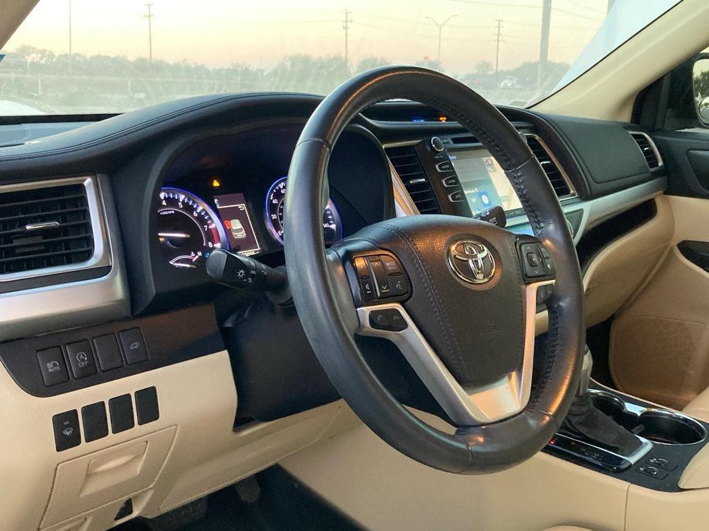 used 2019 Toyota Highlander car, priced at $22,991