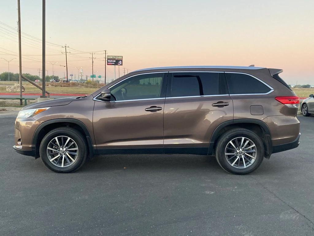 used 2019 Toyota Highlander car, priced at $22,991