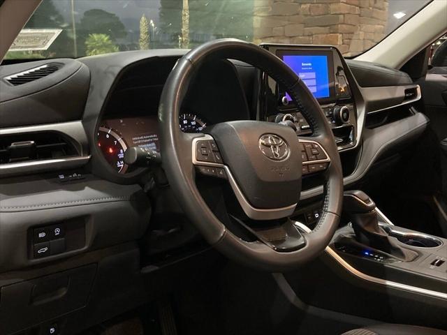 used 2024 Toyota Highlander car, priced at $34,951