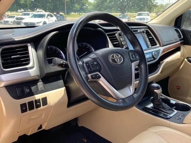 used 2014 Toyota Highlander car, priced at $18,351