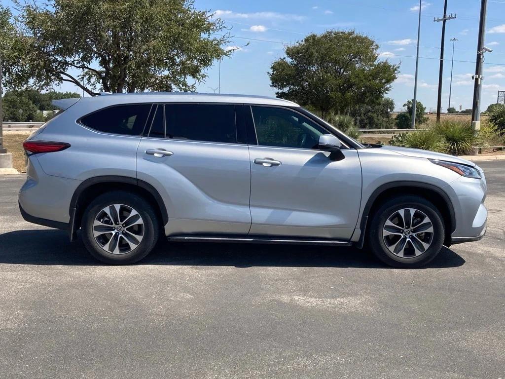 used 2020 Toyota Highlander car, priced at $23,591