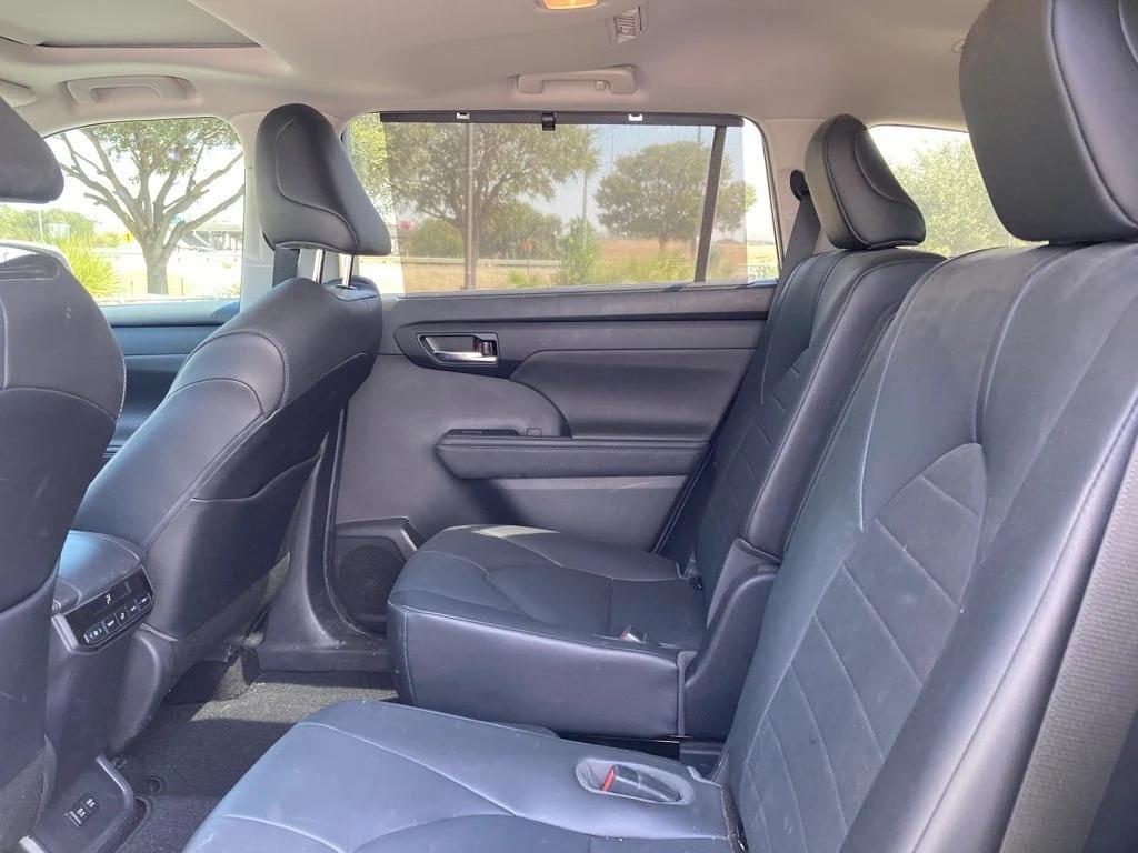 used 2020 Toyota Highlander car, priced at $23,591