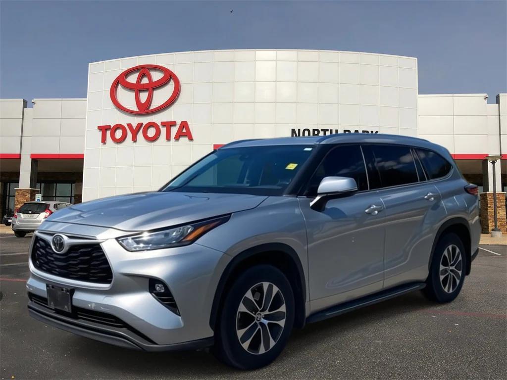 used 2020 Toyota Highlander car, priced at $23,591