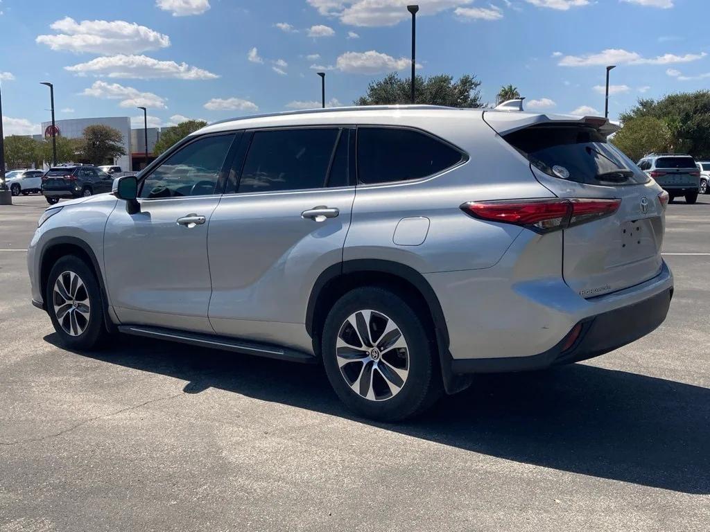 used 2020 Toyota Highlander car, priced at $23,591