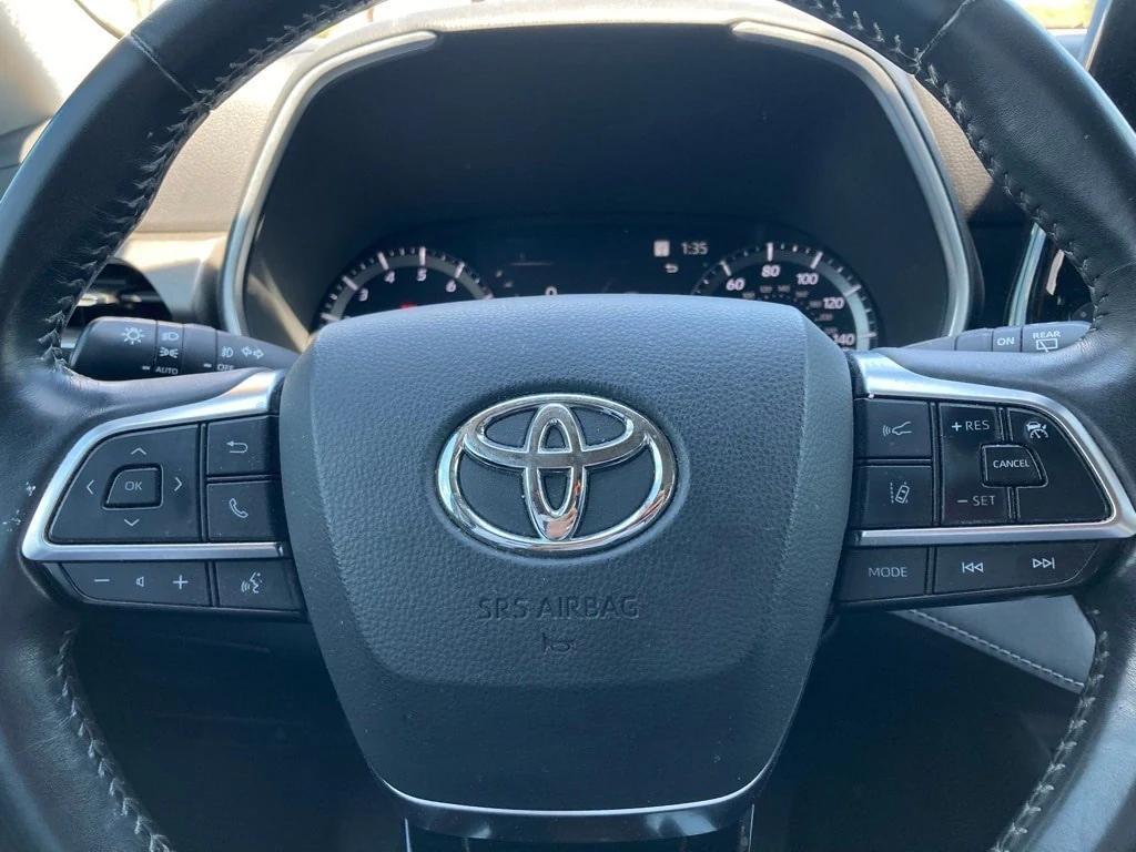 used 2020 Toyota Highlander car, priced at $23,591
