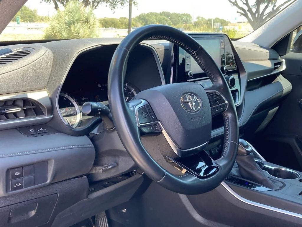 used 2020 Toyota Highlander car, priced at $23,591