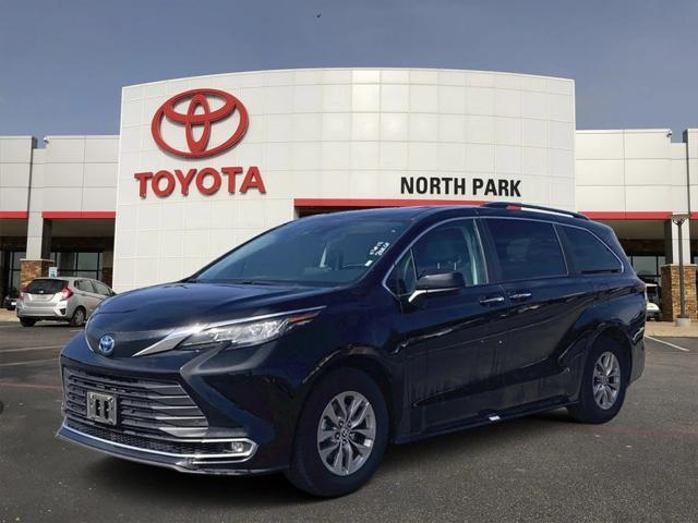 used 2023 Toyota Sienna car, priced at $39,281