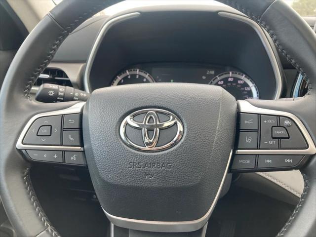 used 2023 Toyota Highlander car, priced at $34,691