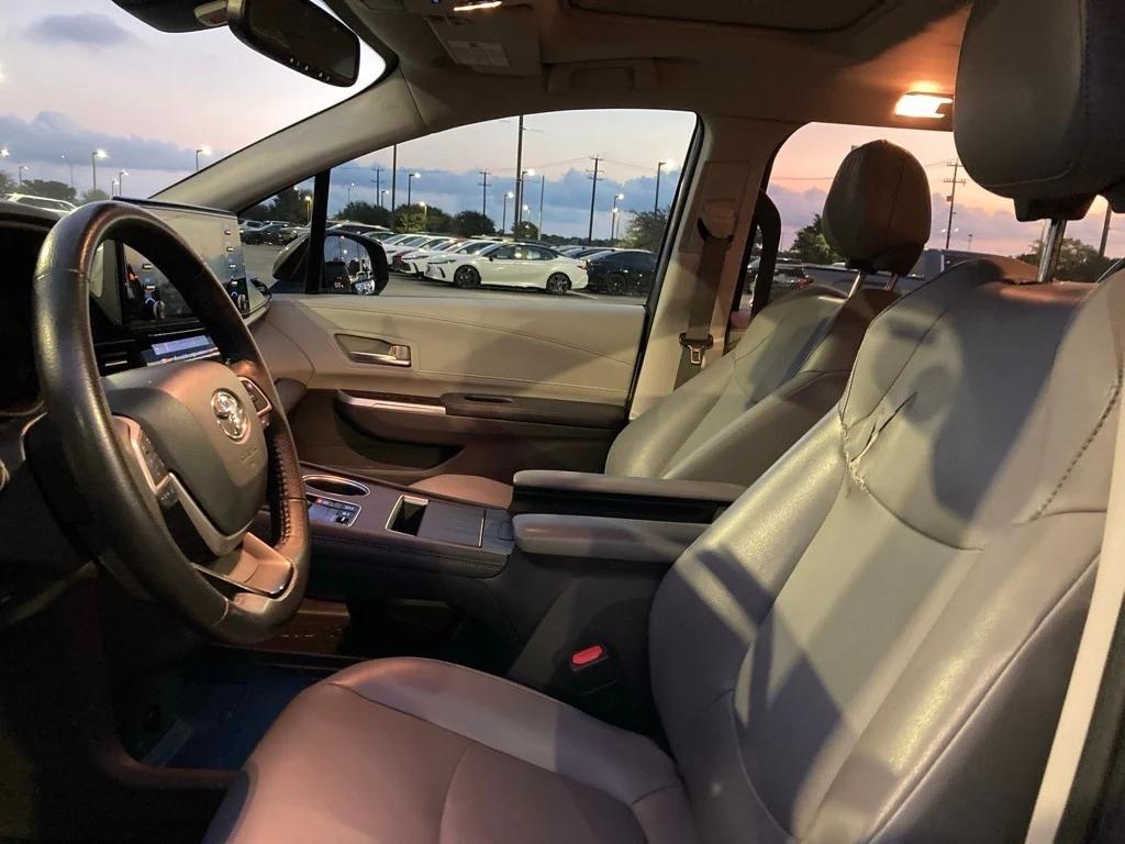 used 2022 Toyota Sienna car, priced at $35,951