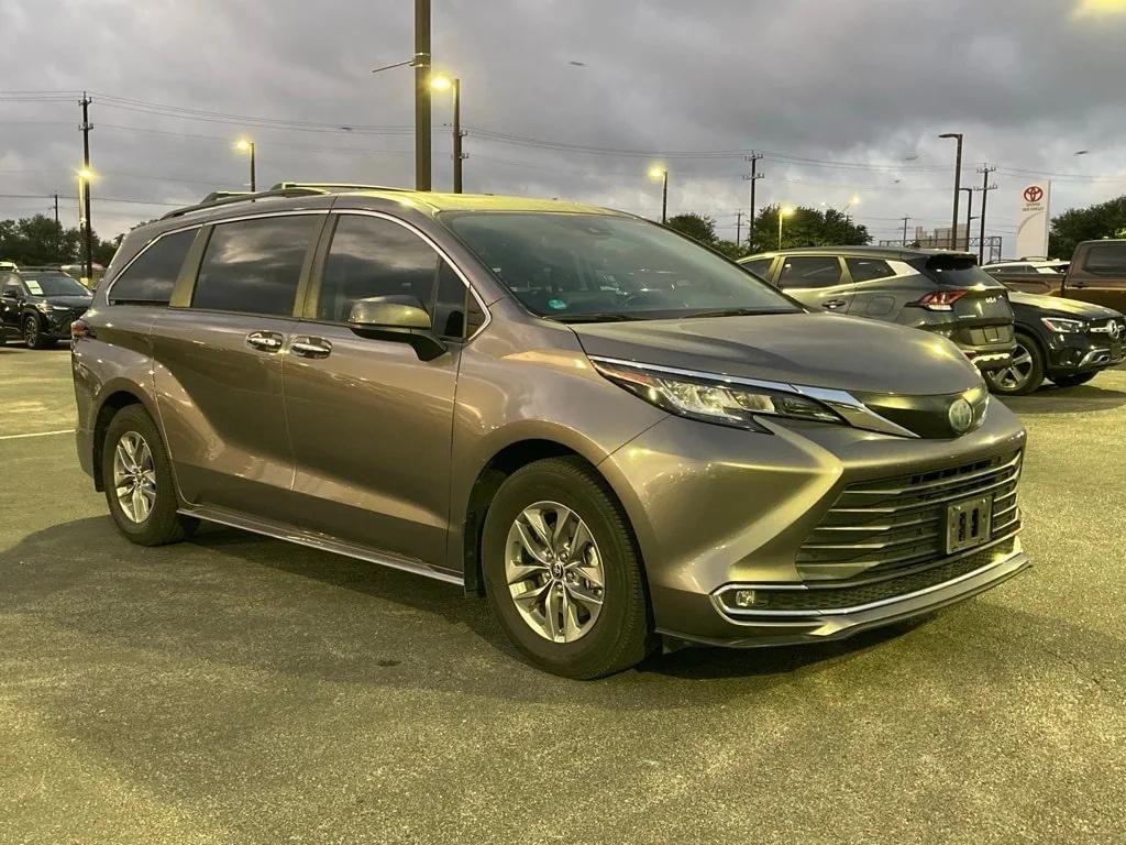 used 2022 Toyota Sienna car, priced at $35,951