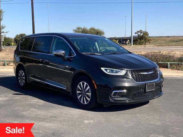 used 2023 Chrysler Pacifica Hybrid car, priced at $32,451