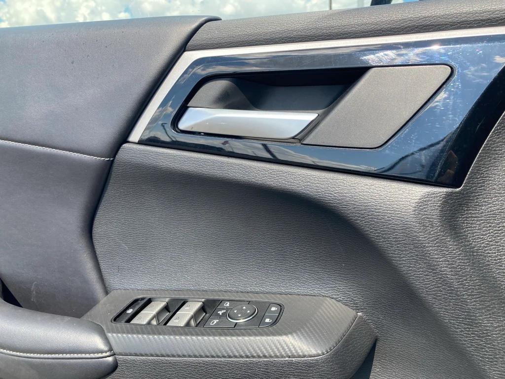 used 2024 Mitsubishi Outlander car, priced at $21,991