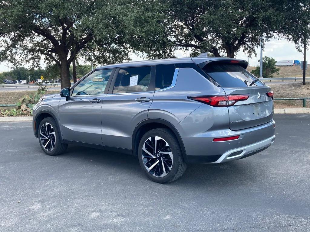 used 2024 Mitsubishi Outlander car, priced at $21,991