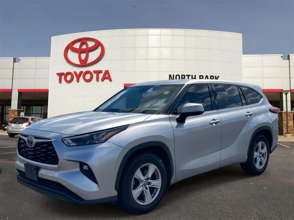 used 2022 Toyota Highlander car, priced at $28,591