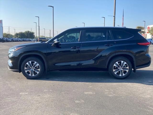 used 2023 Toyota Highlander car, priced at $38,951