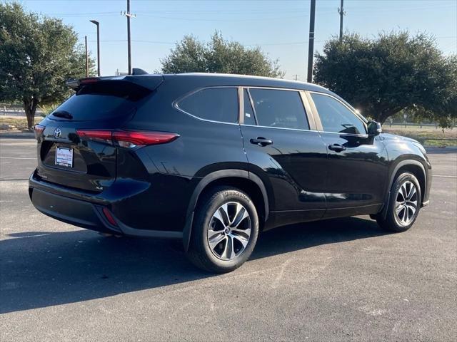 used 2023 Toyota Highlander car, priced at $38,951