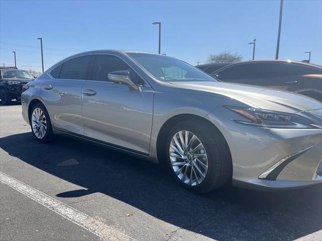 used 2020 Lexus ES 300h car, priced at $35,491