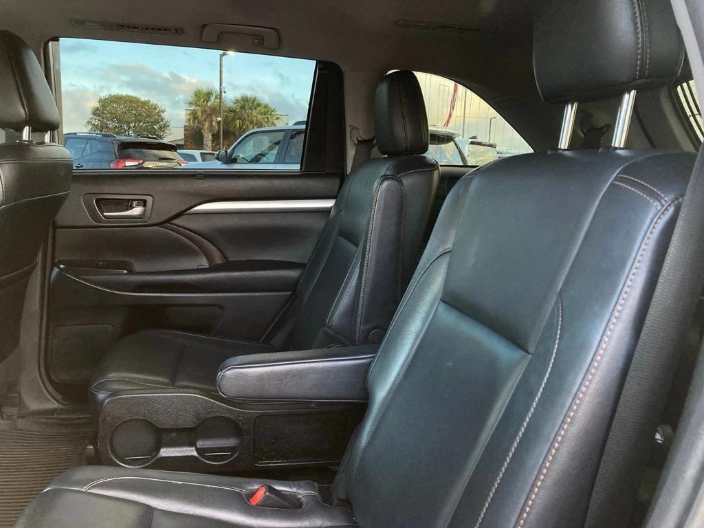 used 2018 Toyota Highlander car, priced at $21,271