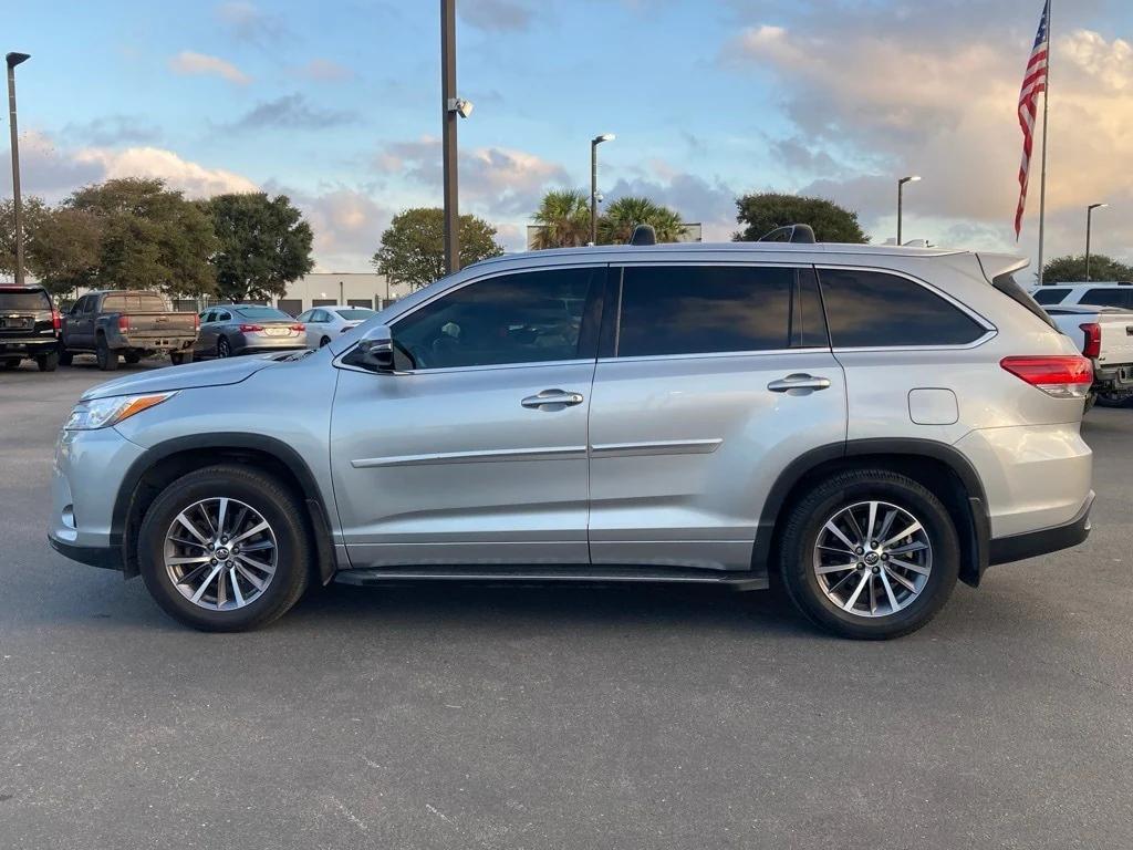 used 2018 Toyota Highlander car, priced at $21,271