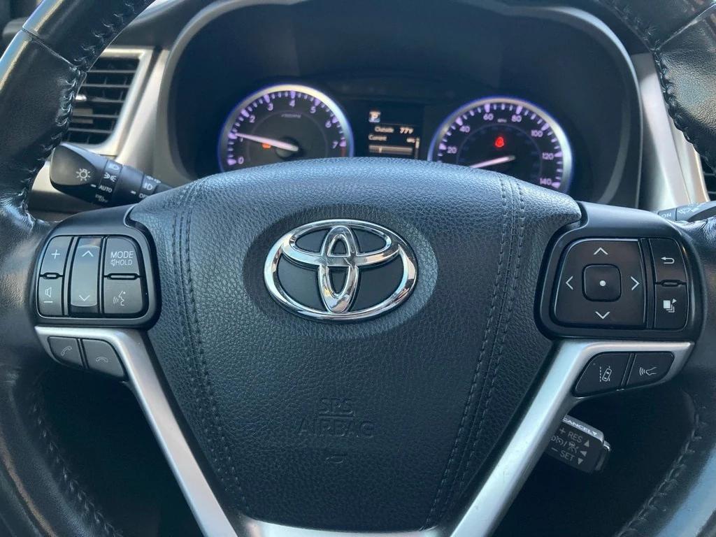 used 2018 Toyota Highlander car, priced at $21,271