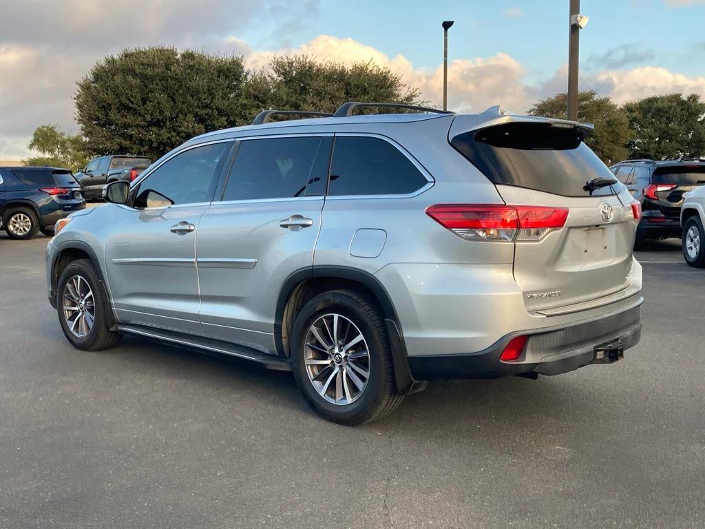 used 2018 Toyota Highlander car, priced at $21,971