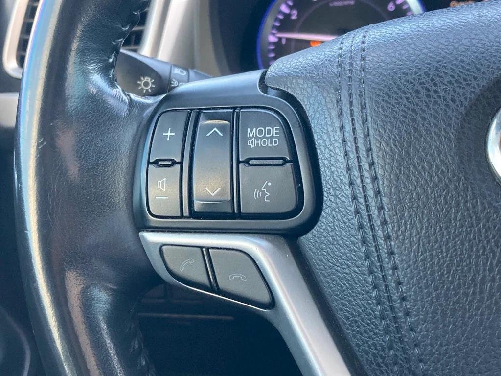 used 2018 Toyota Highlander car, priced at $21,971