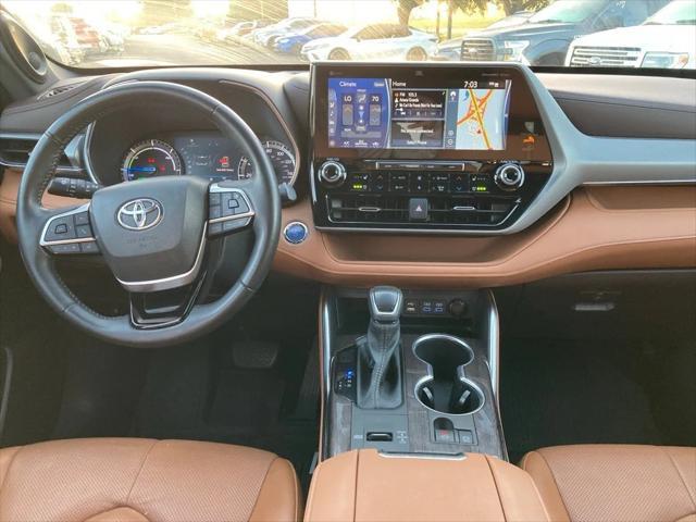 used 2022 Toyota Highlander Hybrid car, priced at $43,851