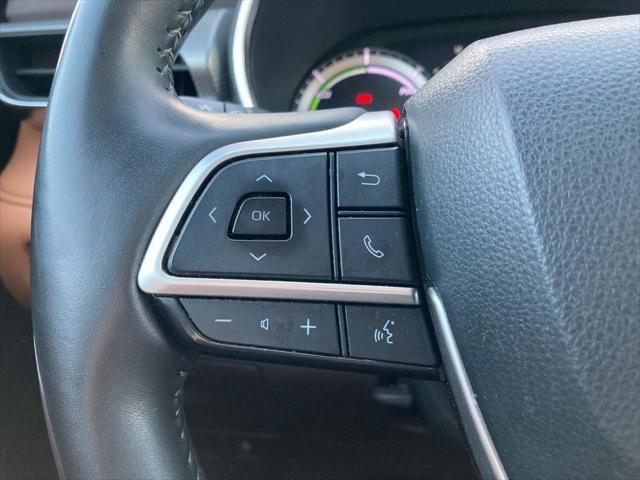 used 2022 Toyota Highlander Hybrid car, priced at $43,851