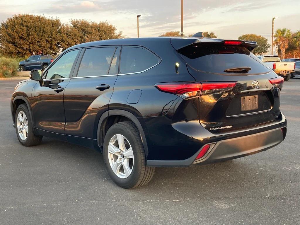 used 2023 Toyota Highlander car, priced at $29,991