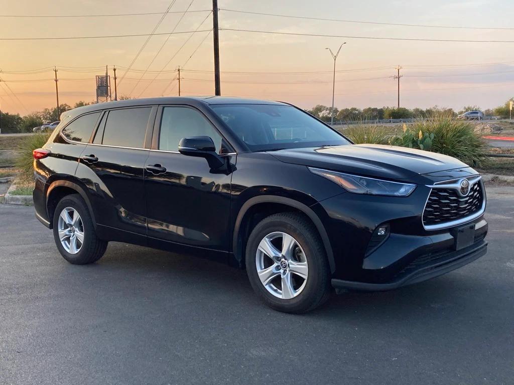 used 2023 Toyota Highlander car, priced at $29,991