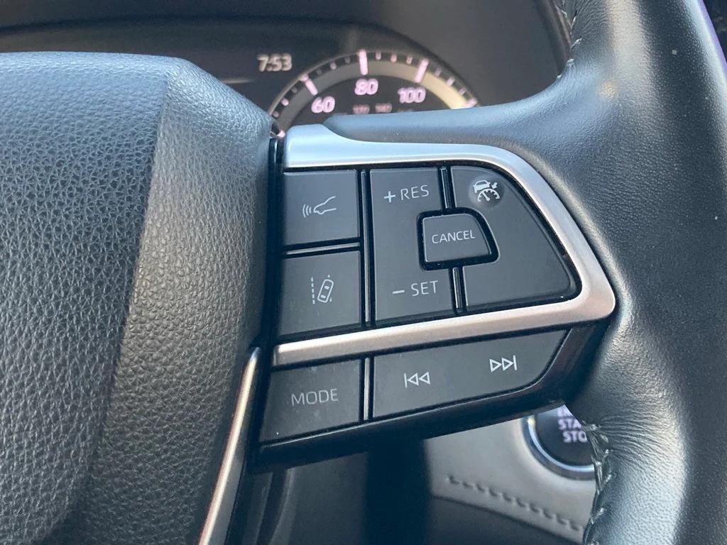 used 2023 Toyota Highlander car, priced at $29,991