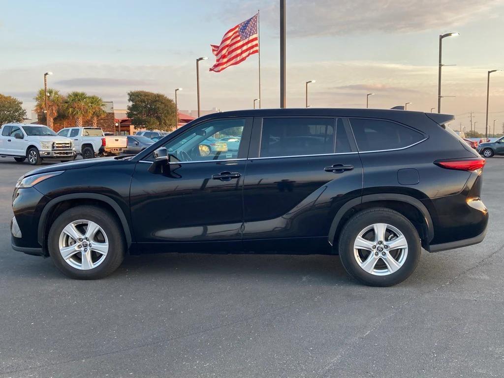 used 2023 Toyota Highlander car, priced at $29,991