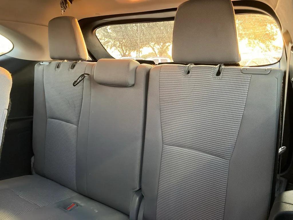 used 2023 Toyota Highlander car, priced at $29,991