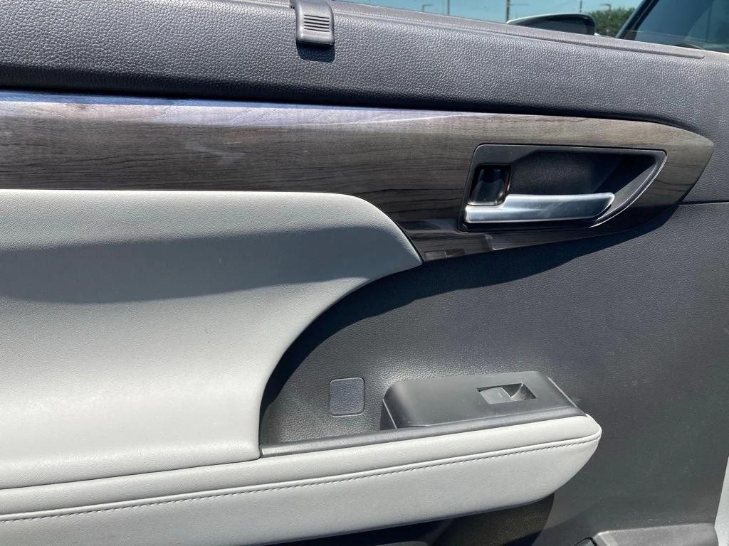used 2023 Toyota Highlander car, priced at $35,281