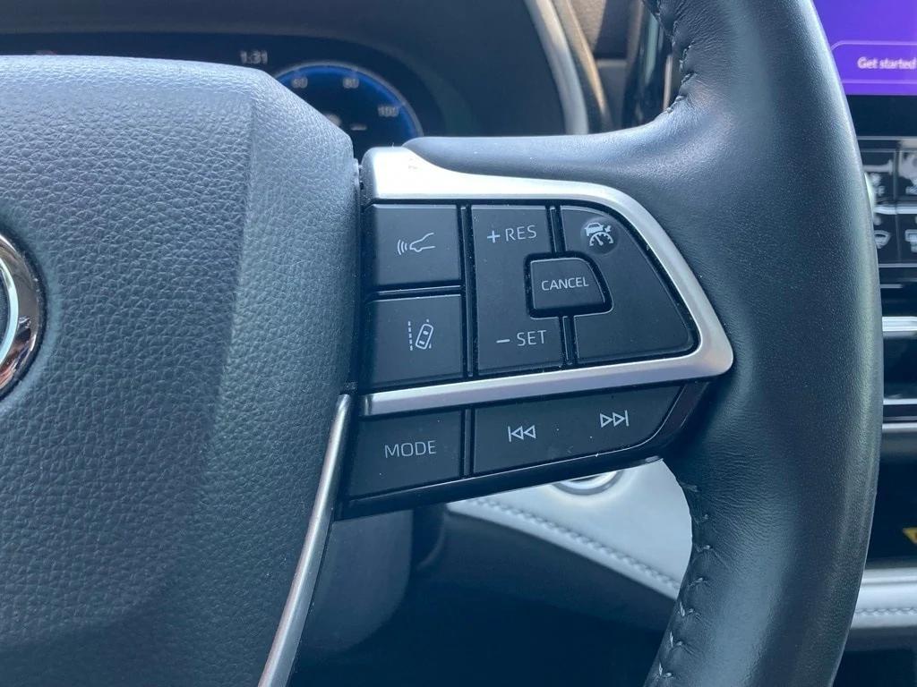used 2023 Toyota Highlander car, priced at $35,281