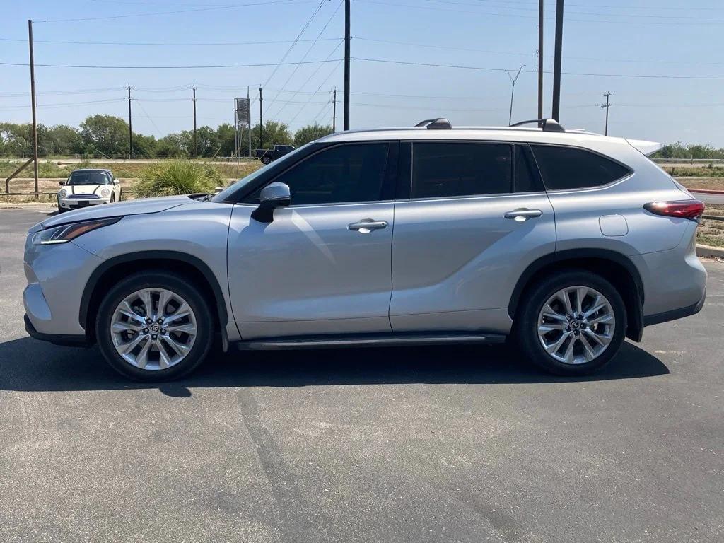 used 2023 Toyota Highlander car, priced at $35,281