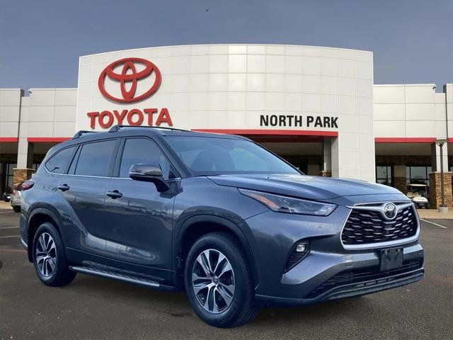 used 2023 Toyota Highlander car, priced at $37,981