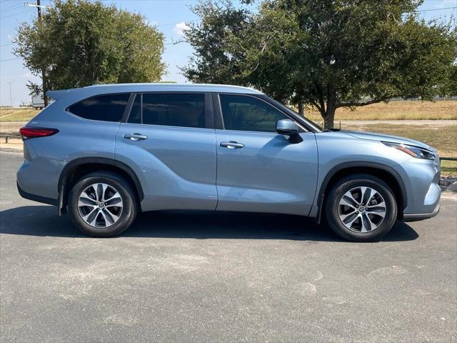 used 2023 Toyota Highlander car, priced at $36,981