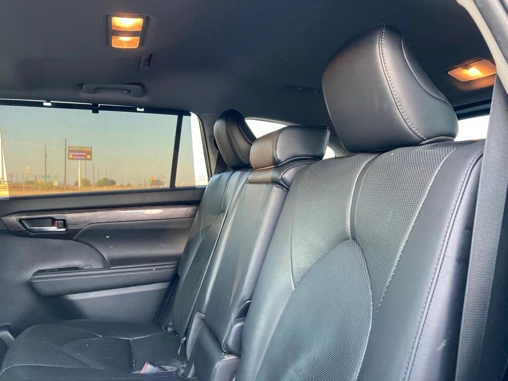 used 2020 Toyota Highlander car, priced at $26,291