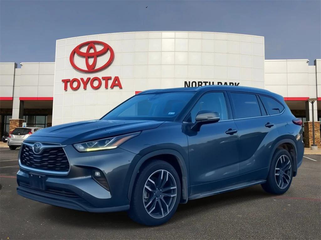 used 2020 Toyota Highlander car, priced at $26,291