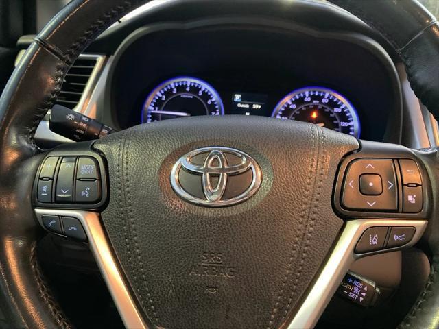 used 2019 Toyota Highlander car, priced at $27,291