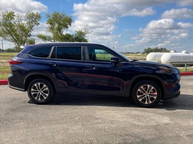 used 2023 Toyota Highlander car, priced at $37,891