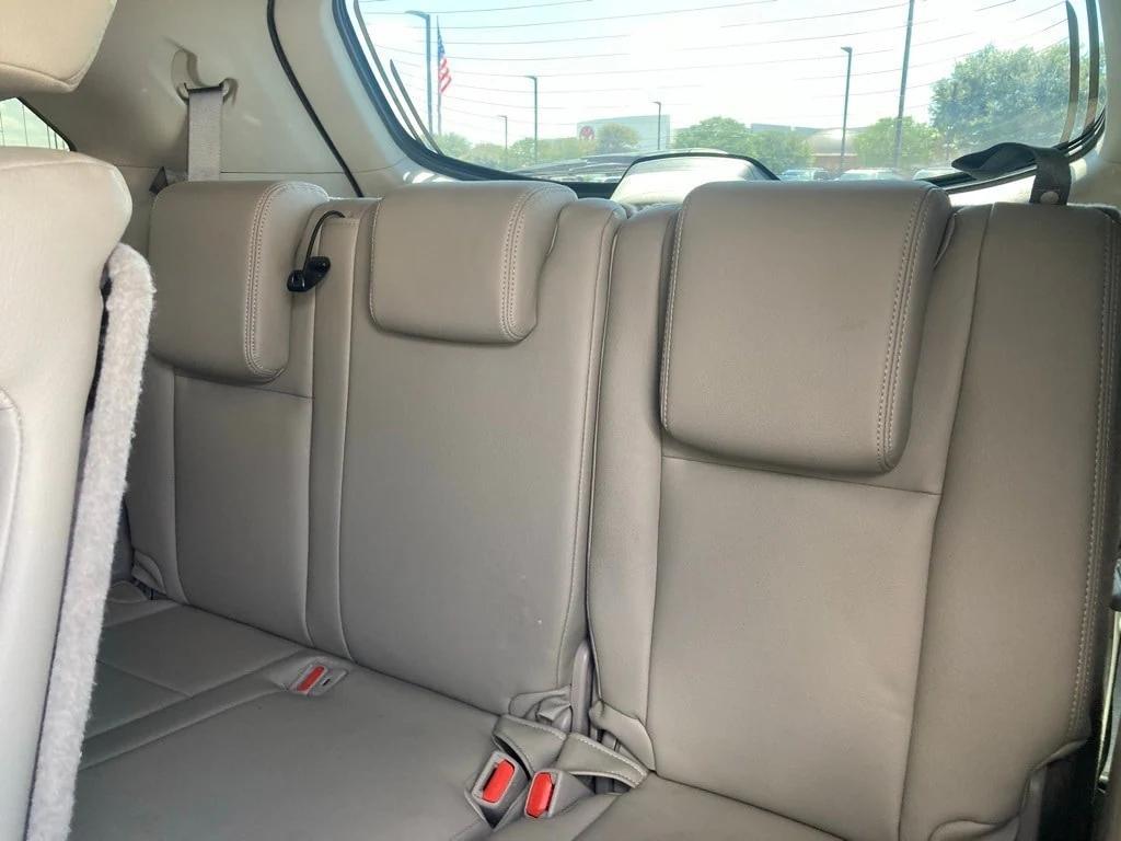 used 2019 Toyota Highlander car, priced at $19,621