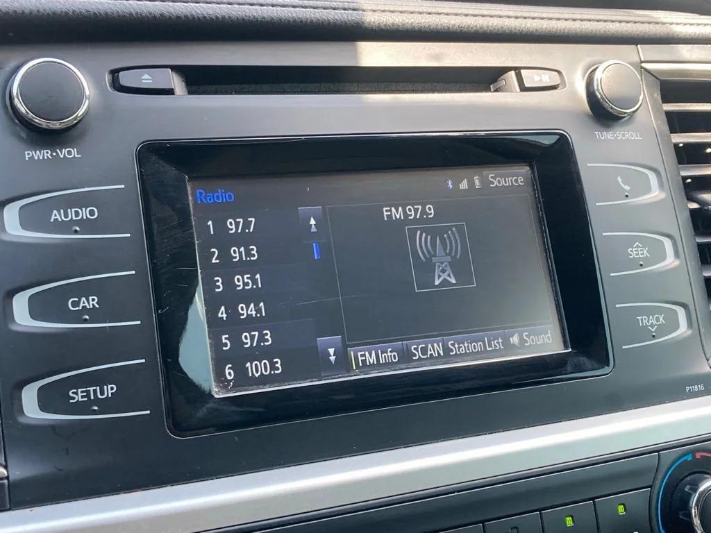 used 2019 Toyota Highlander car, priced at $19,621