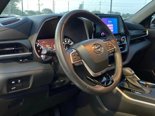 used 2023 Toyota Highlander car, priced at $40,591