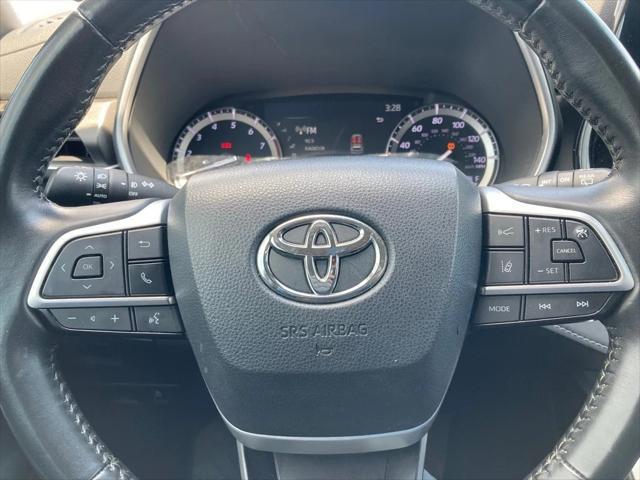 used 2022 Toyota Highlander car, priced at $36,951