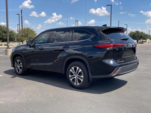 used 2022 Toyota Highlander car, priced at $36,951