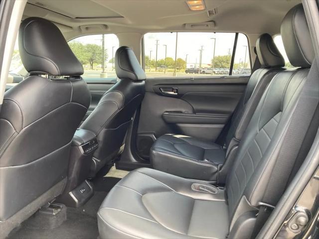 used 2022 Toyota Highlander car, priced at $36,951